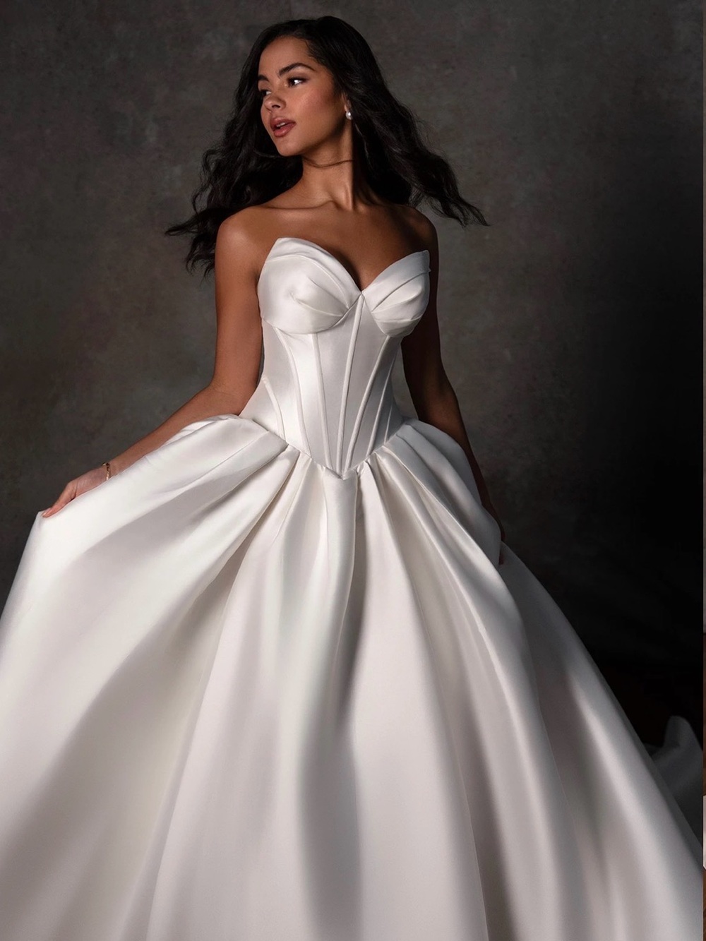 Ivory Corset Ball Gown Wedding Dress